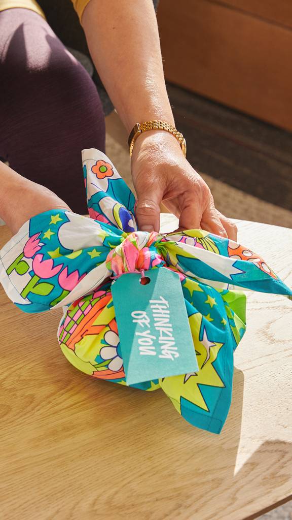 Joyous Springtime Knot Wrap - 70cm x 70cm