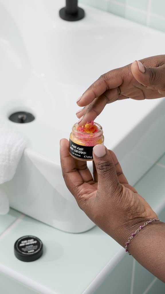 Rub Rub And Custard - 25g